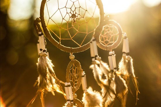 can you clean a dreamcatcher