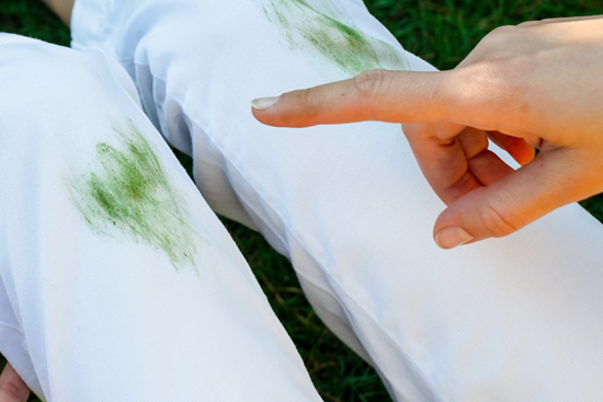 what causes grass stains on jeans